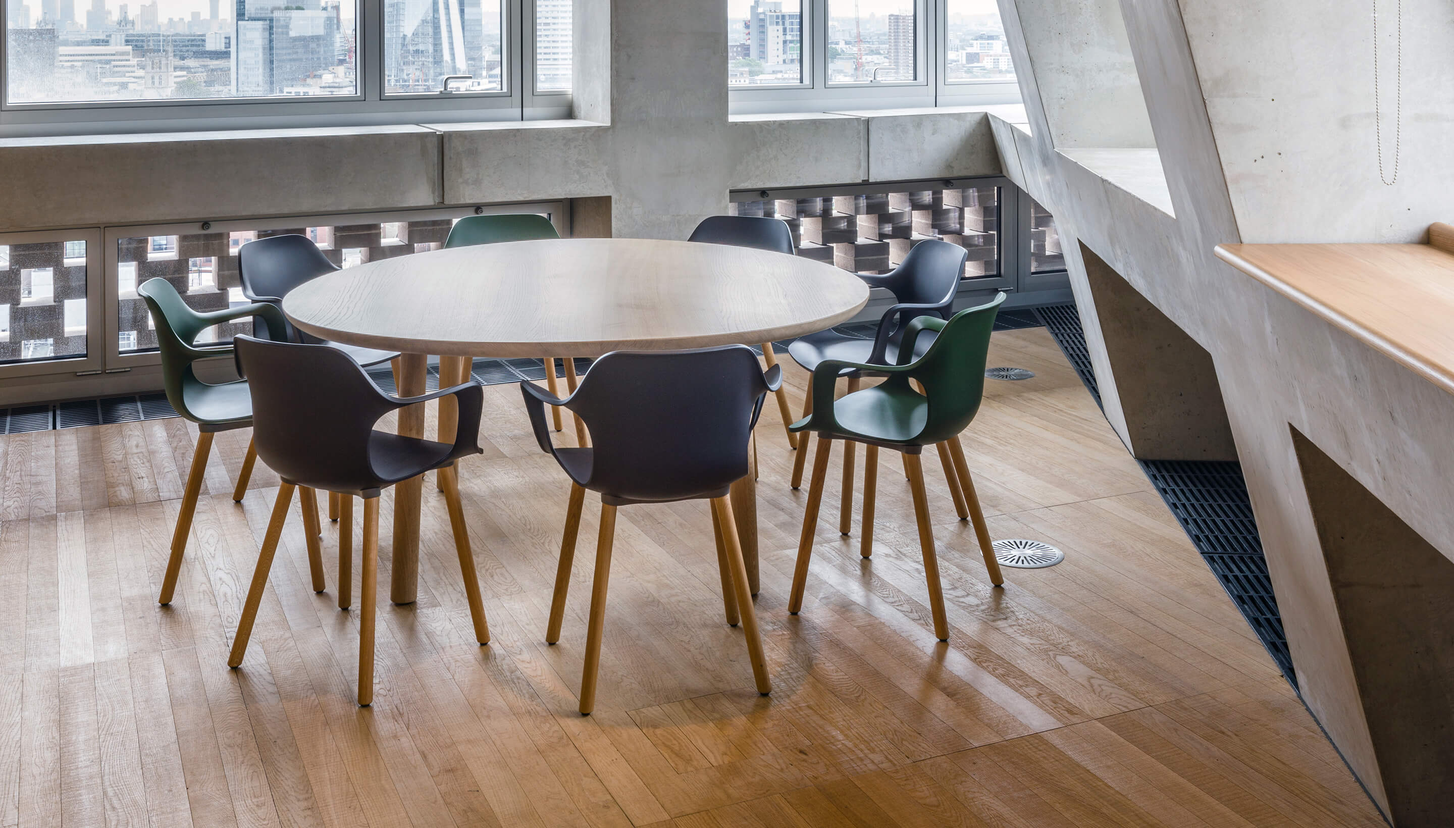 乐竞平台 - 坐具|餐椅|办公家具|设计师家具|哈尔餐椅